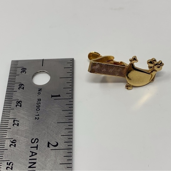 Vintage Gold Toned Chicken Tie Clip - Picture 3 of 4